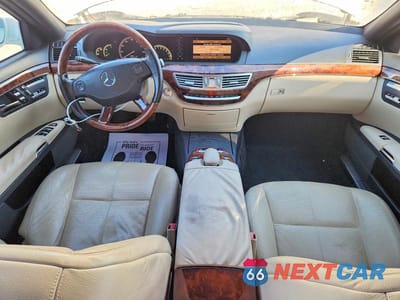 Zdjęcie 8 z 12 samochodu: 2009 MERCEDES-BENZ S 550 VIN:WDDNG71X99A264465 - miniatura