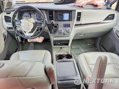Zdjęcie 8 z 13 samochodu: 2018 TOYOTA SIENNA XLE 8-PASSENGER VIN:5TDYZ3DC5JS948407 - miniatura
