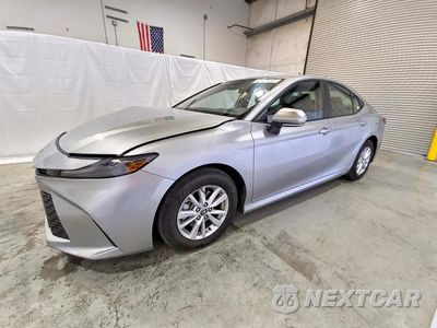 2025 TOYOTA CAMRY LE 4T1DAACK1SU085312 - główne zdjęcie licytacji z USA - miniatura