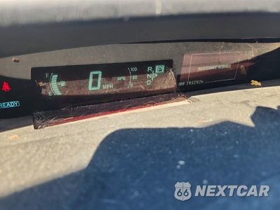 Zdjęcie 9 z 12 samochodu: 2014 TOYOTA PRIUS TWO VIN:JTDKN3DU0E1753490 - miniatura