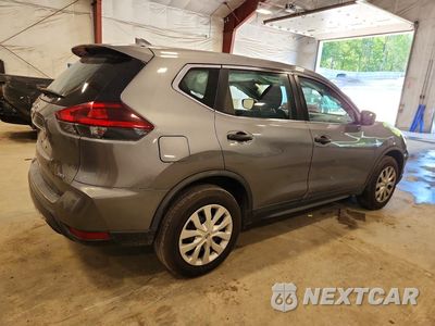 Trzecie zdjęcie samochodu z tyłu: 2018 NISSAN ROGUE S VIN:KNMAT2MV7JP543903 - miniatura