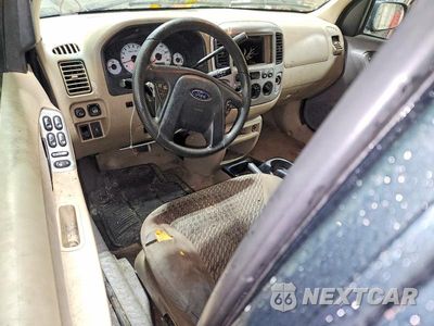 Zdjęcie 8 z 13 samochodu: 2003 FORD ESCAPE XLT VIN:1FMCU93153KA62279 - miniatura