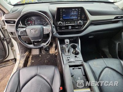 Zdjęcie 8 z 13 samochodu: 2021 TOYOTA HIGHLANDER XLE VIN:5TDGZRBH4MS533922 - miniatura