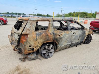 Trzecie zdjęcie samochodu z tyłu: 2019 GMC ACADIA DENALI VIN:1GKKNXLS2KZ139372 - miniatura