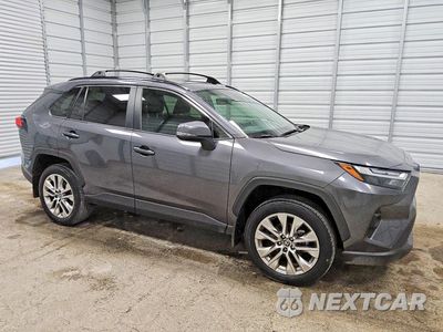 Czwarte zdjęcie samochodu z boku: 2025 TOYOTA RAV4 XLE PREMIUM VIN:2T3C1RFVXSC307628 - miniatura