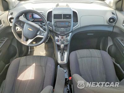Zdjęcie 8 z 12 samochodu: 2015 CHEVROLET SONIC LT VIN:1G1JC6SH1F4173439 - miniatura