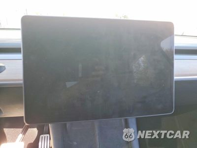 Zdjęcie 9 z 14 samochodu: 2022 TESLA MODEL Y VIN:7SAYGDEF4NF539669 - miniatura