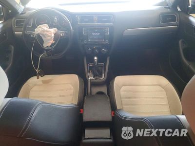 Zdjęcie 8 z 12 samochodu: 2016 VOLKSWAGEN JETTA SPORT VIN:3VWD17AJ3GM406647 - miniatura