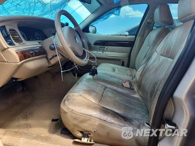 Zdjęcie 7 z 12 samochodu: 2010 MERCURY GRAND MARQUIS LS VIN:2MEBM7FVXAX606917 - miniatura
