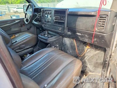 Zdjęcie 8 z 12 samochodu: 2013 CHEVROLET EXPRESS 1500 CARGO DELIVERY VAN VIN:1GCSGAFX9D1168010 - miniatura