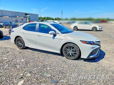 Czwarte zdjęcie samochodu z boku: 2024 TOYOTA CAMRY SE VIN:4T1G11AK5RU191479 - miniatura