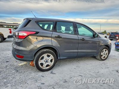 Trzecie zdjęcie samochodu z tyłu: 2017 FORD ESCAPE S VIN:1FMCU0F79HUD57005 - miniatura