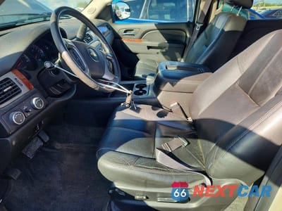 Zdjęcie 7 z 13 samochodu: 2013 CHEVROLET SUBURBAN LT VIN:1GNSKJE70DR199297 - miniatura