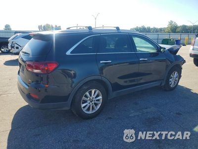 Trzecie zdjęcie samochodu z tyłu: 2019 KIA SORENTO LX VIN:5XYPG4A36KG524213 - miniatura