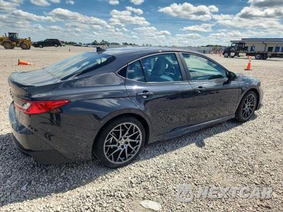Trzecie zdjęcie samochodu z tyłu: 2025 TOYOTA CAMRY SE VIN:4T1DAACK7SU045851 - miniatura