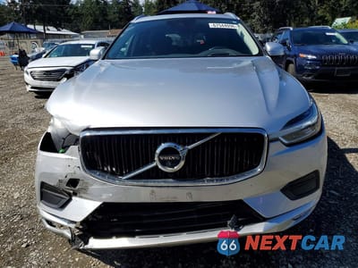 Piąte zdjęcie samochodu w środku: 2021 VOLVO XC60 T5 MOMENTUM VIN:YV4102RK9M1734427 - miniatura
