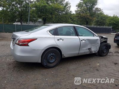 Trzecie zdjęcie samochodu z tyłu: 2014 NISSAN ALTIMA 2.5 S VIN:1N4AL3AP3EC298550 - miniatura