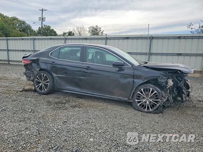 Czwarte zdjęcie samochodu z boku: 2020 TOYOTA CAMRY SE VIN:4T1G11AK8LU340815 - miniatura