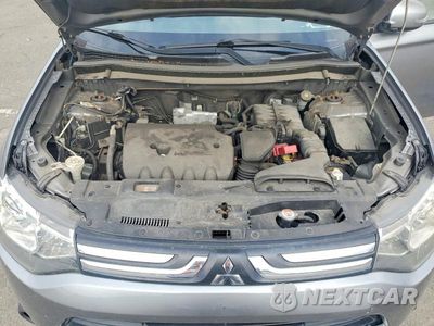 Zdjęcie 12 z 13 samochodu: 2014 MITSUBISHI OUTLANDER SE VIN:JA4AZ3A32EZ009476 - miniatura