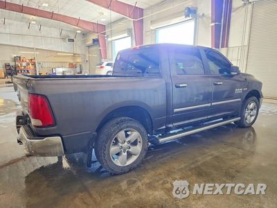 Trzecie zdjęcie samochodu z tyłu: 2018 RAM 1500 SLT VIN:3C6RR7LT0JG195775 - miniatura