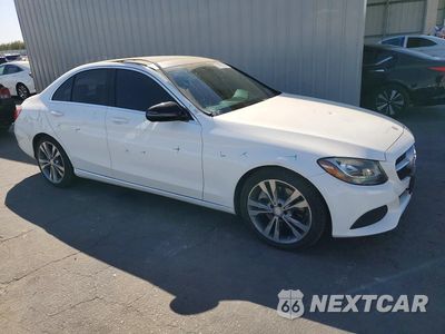 Czwarte zdjęcie samochodu z boku: 2016 MERCEDES-BENZ C 300 VIN:55SWF4JB9GU164986 - miniatura