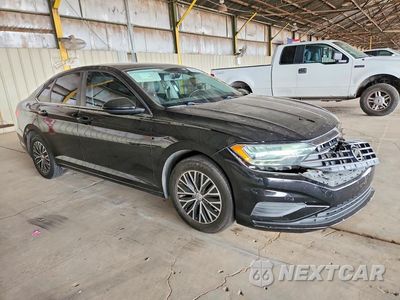 Czwarte zdjęcie samochodu z boku: 2019 VOLKSWAGEN JETTA S VIN:3VWCB7BU4KM163327 - miniatura