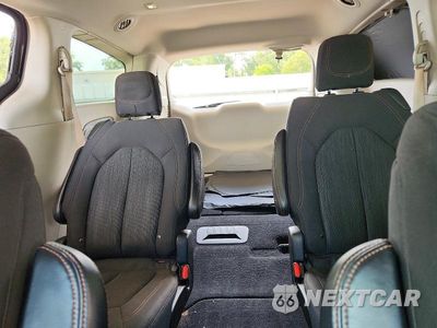 Zdjęcie 10 z 13 samochodu: 2019 CHRYSLER PACIFICA TOURING PLUS VIN:2C4RC1FG9KR657980 - miniatura