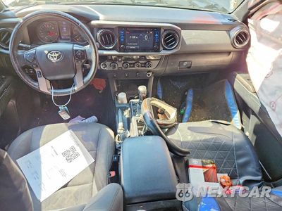 Zdjęcie 8 z 12 samochodu: 2017 TOYOTA TACOMA TRD SPORT VIN:5TFCZ5ANXHX087418 - miniatura