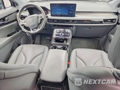 Zdjęcie 8 z 13 samochodu: 2023 LINCOLN NAUTILUS RESERVE VIN:2LMPJ8K95PBL21417 - miniatura