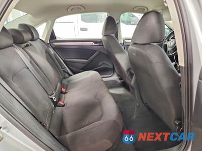 Zdjęcie 10 z 12 samochodu: 2012 VOLKSWAGEN PASSAT S VIN:1VWAP7A36CC074718 - miniatura