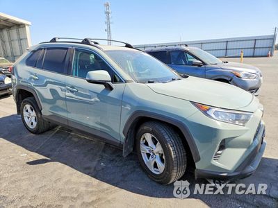 Czwarte zdjęcie samochodu z boku: 2021 TOYOTA RAV4 XLE VIN:2T3W1RFV2MW159148 - miniatura