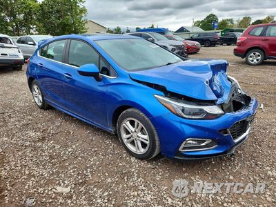 Czwarte zdjęcie samochodu z boku: 2018 CHEVROLET CRUZE LT VIN:3G1BE6SM4JS578778 - miniatura