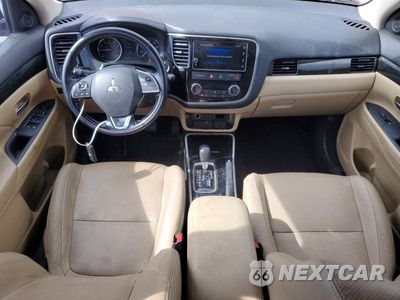 Zdjęcie 8 z 13 samochodu: 2017 MITSUBISHI OUTLANDER SE VIN:JA4AD3A39HZ057978 - miniatura