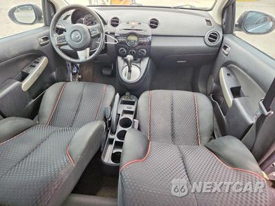 Zdjęcie 8 z 12 samochodu: 2013 MAZDA MAZDA2 VIN:JM1DE1LY4D0160804 - miniatura