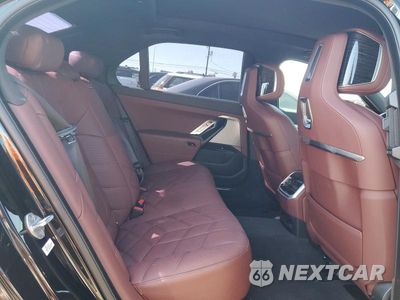 Zdjęcie 10 z 12 samochodu: 2025 BMW 740 I VIN:WBA23EH06SCT34601 - miniatura