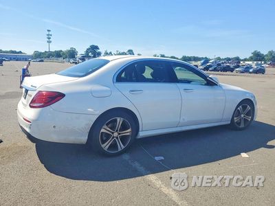 Trzecie zdjęcie samochodu z tyłu: 2017 MERCEDES-BENZ E 300 4MATIC VIN:WDDZF4KB3HA149901 - miniatura