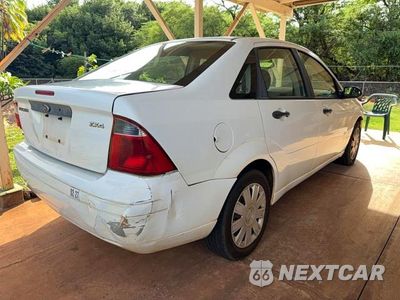Trzecie zdjęcie samochodu z tyłu: 2005 FORD FOCUS ZX4 VIN:1FAFP34N95W220860 - miniatura