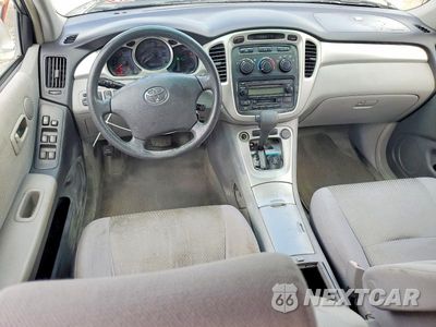 Zdjęcie 8 z 13 samochodu: 2005 TOYOTA HIGHLANDER BASE VIN:JTEDD21A150106274 - miniatura