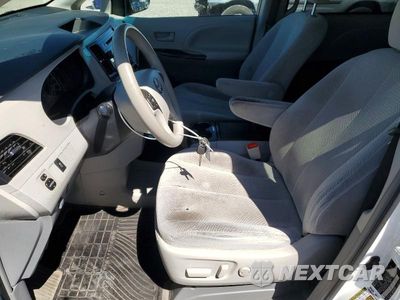 Zdjęcie 7 z 13 samochodu: 2013 TOYOTA SIENNA HYB LTD VIN:5TDKK3DC3DS372833 - miniatura