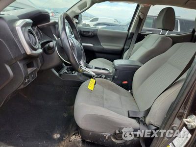 Zdjęcie 7 z 13 samochodu: 2018 TOYOTA TACOMA SR5 V6 VIN:3TMDZ5BN9JM054456 - miniatura