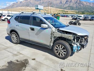Czwarte zdjęcie samochodu z boku: 2017 NISSAN ROGUE S VIN:5N1AT2MV5HC854856 - miniatura