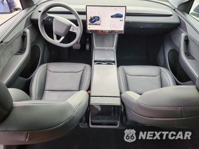 Zdjęcie 8 z 13 samochodu: 2026 TESLA MODEL Y VIN:7SAYGDED0TF411540 - miniatura