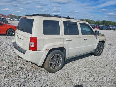Trzecie zdjęcie samochodu z tyłu: 2010 JEEP PATRIOT SPORT VIN:1J4NF2GB6AD572931 - miniatura