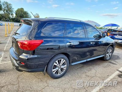 Trzecie zdjęcie samochodu z tyłu: 2017 NISSAN PATHFINDER S VIN:5N1DR2MN8HC648118 - miniatura