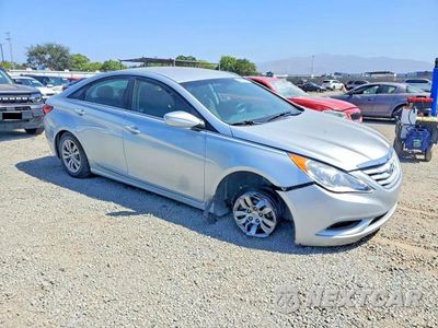 Czwarte zdjęcie samochodu z boku: 2013 HYUNDAI SONATA GLS VIN:5NPEB4AC4DH549757 - miniatura