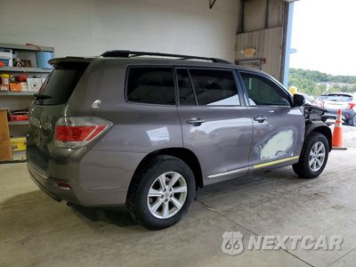 Trzecie zdjęcie samochodu z tyłu: 2013 TOYOTA HIGHLANDER HYBRID VIN:JTEBC3EH9D2011245 - miniatura