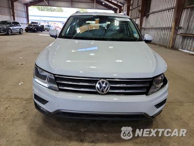 Piąte zdjęcie samochodu w środku: 2018 VOLKSWAGEN TIGUAN SE VIN:3VV3B7AX7JM008270 - miniatura