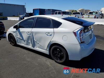 Drugie zdjęcie samochodu z przodu: 2015 TOYOTA PRIUS TWO VIN:JTDKN3DU4F0469271 - miniatura