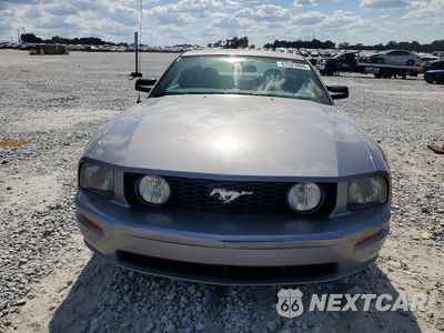 Piąte zdjęcie samochodu w środku: 2006 FORD MUSTANG GT VIN:1ZVHT82H165172252 - miniatura