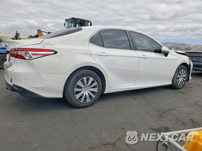 Trzecie zdjęcie samochodu z tyłu: 2018 TOYOTA CAMRY LE VIN:4T1B31HKXJU004610 - miniatura
